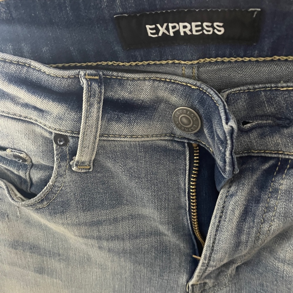 Express very stretchy light distress